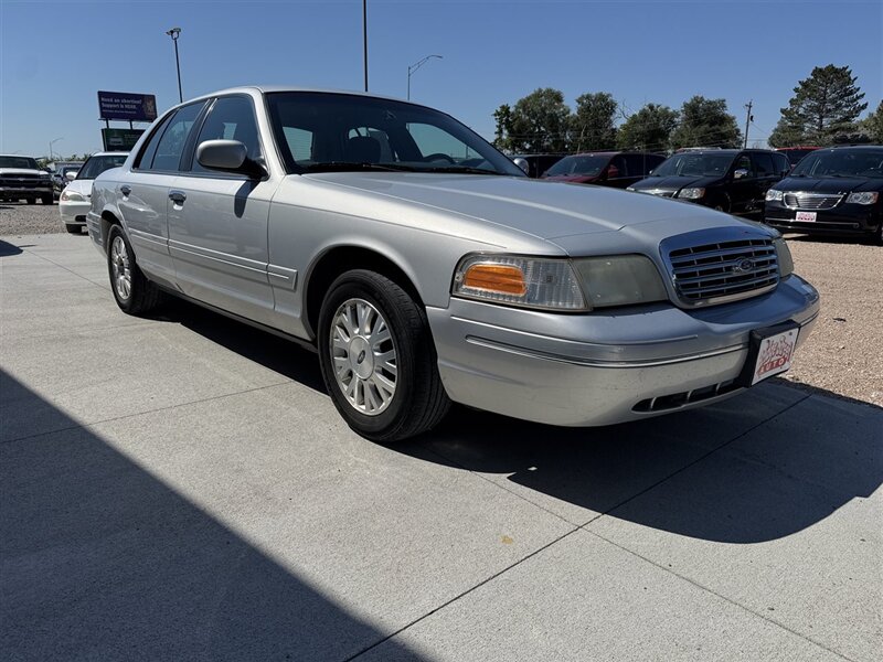 2003 Ford Crown Victoria LX - Photo 2 - Lexington, NE 68850
