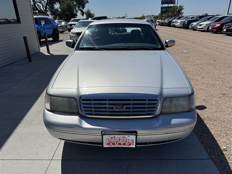 2003 Ford Crown Victoria LX - Photo 4 - Lexington, NE 68850