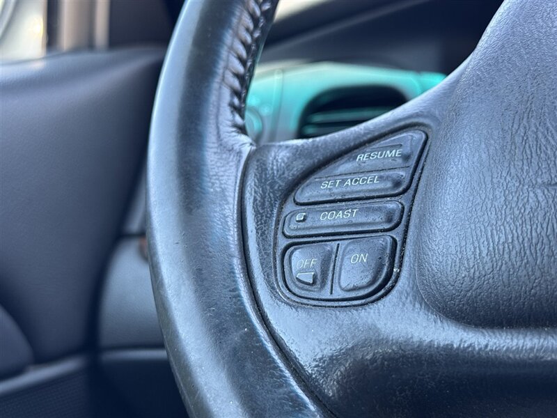 2003 Ford Crown Victoria LX - Photo 12 - Lexington, NE 68850