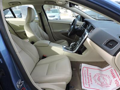 2014 Volvo S60 T5   - Photo 10 - Lexington, NE 68850