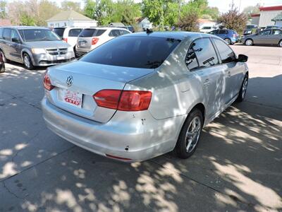2011 Volkswagen Jetta SE   - Photo 6 - Kearney, NE 68847