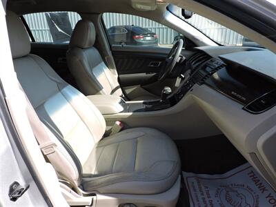 2012 Ford Taurus SEL   - Photo 10 - Kearney, NE 68847