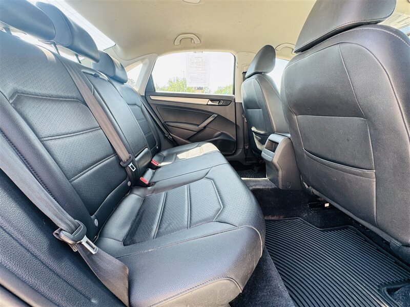 2015 Volkswagen Passat 1.8T S - Photo 9 - Lexington, NE 68850