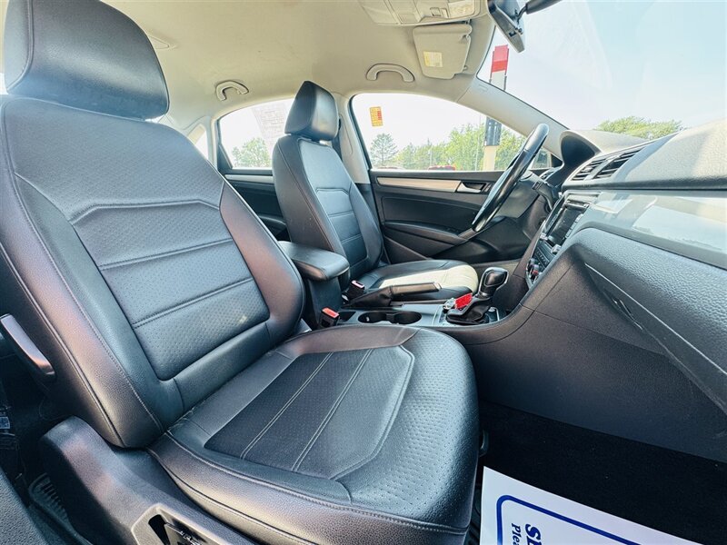 2015 Volkswagen Passat 1.8T S - Photo 10 - Lexington, NE 68850