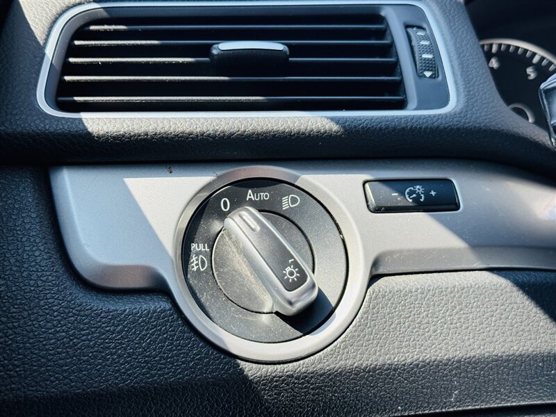 2015 Volkswagen Passat 1.8T S - Photo 14 - Lexington, NE 68850