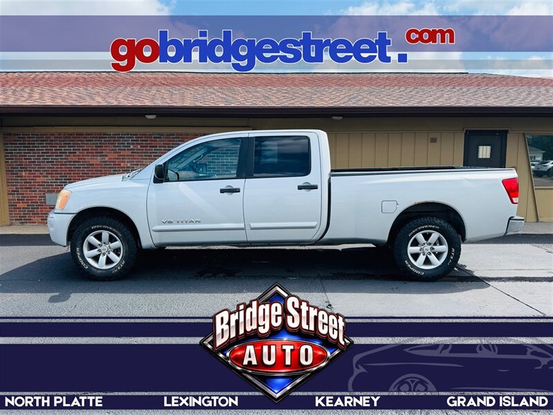 2013 Nissan Titan SV  