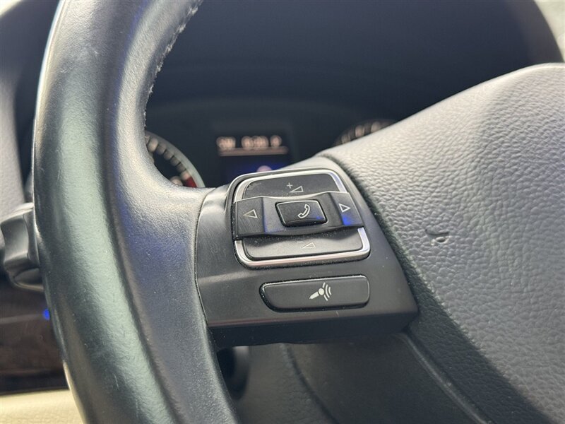 2014 Volkswagen Passat 3.6L V6 SEL Premium - Photo 10 - Grand Island, NE 68801