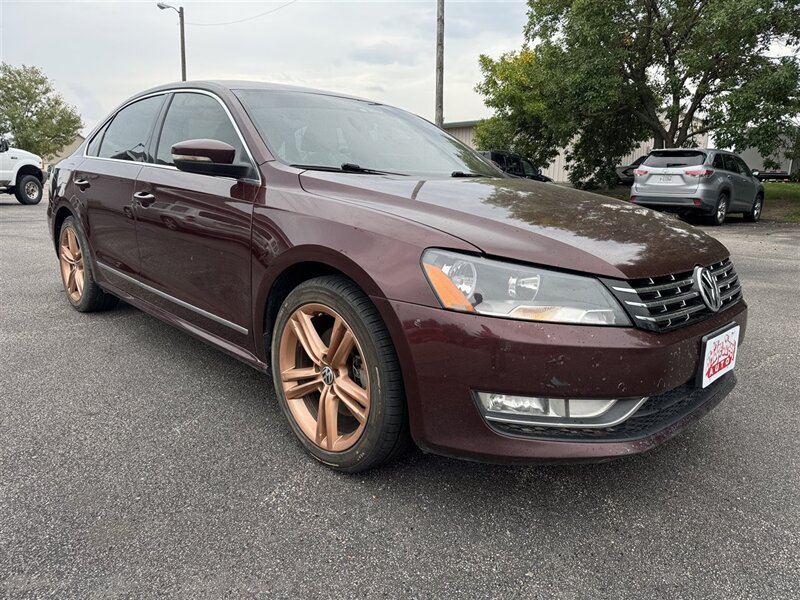 2014 Volkswagen Passat 3.6L V6 SEL Premium - Photo 2 - Grand Island, NE 68801