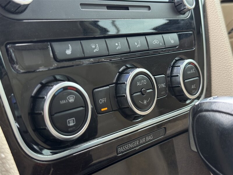 2014 Volkswagen Passat 3.6L V6 SEL Premium - Photo 15 - Grand Island, NE 68801