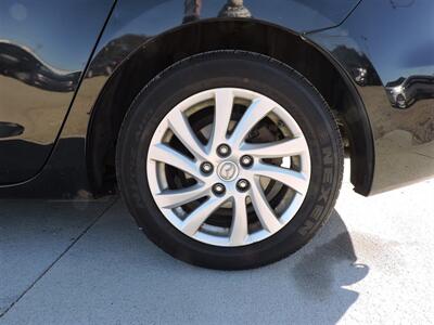 2012 Mazda Mazda3 i Touring   - Photo 8 - Lexington, NE 68850