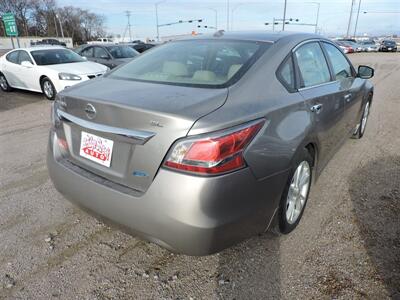 2014 Nissan Altima 2.5   - Photo 5 - Lexington, NE 68850