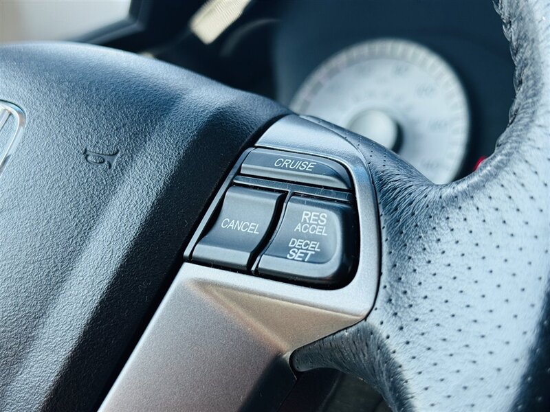 2012 Honda Pilot EX-L w/Navi - Photo 13 - Lexington, NE 68850