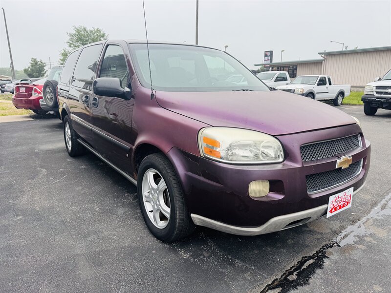 2008 Chevrolet Uplander LS - Photo 6 - Grand Island, NE 68801