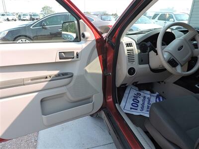 2009 Ford Escape XLS   - Photo 15 - Lexington, NE 68850