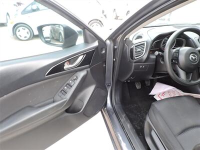 2015 Mazda Mazda3 i Sport   - Photo 15 - Lexington, NE 68850