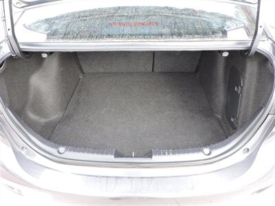 2015 Mazda Mazda3 i Sport   - Photo 12 - Lexington, NE 68850