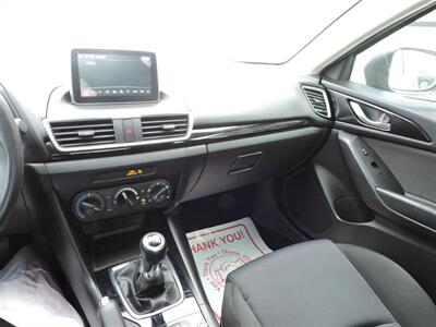 2015 Mazda Mazda3 i Sport   - Photo 14 - Lexington, NE 68850