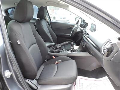 2015 Mazda Mazda3 i Sport   - Photo 10 - Lexington, NE 68850