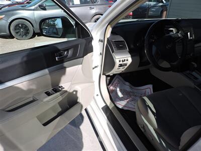2013 Subaru Legacy 2.5i Premium   - Photo 16 - Lexington, NE 68850