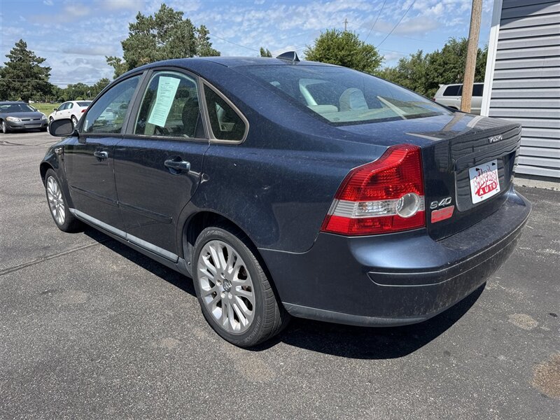 2007 Volvo S40 2.4i - Photo 8 - Grand Island, NE 68801