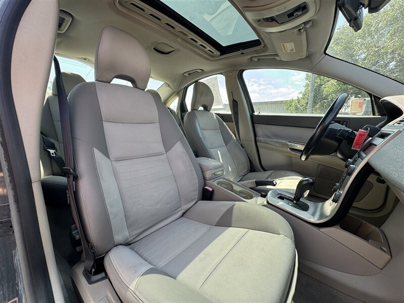 2007 Volvo S40 2.4i - Photo 9 - Grand Island, NE 68801