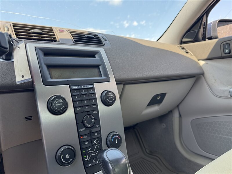 2007 Volvo S40 2.4i - Photo 21 - Grand Island, NE 68801