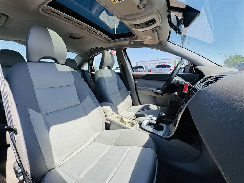 2007 Volvo S40 2.4i - Photo 9 - Lexington, NE 68850