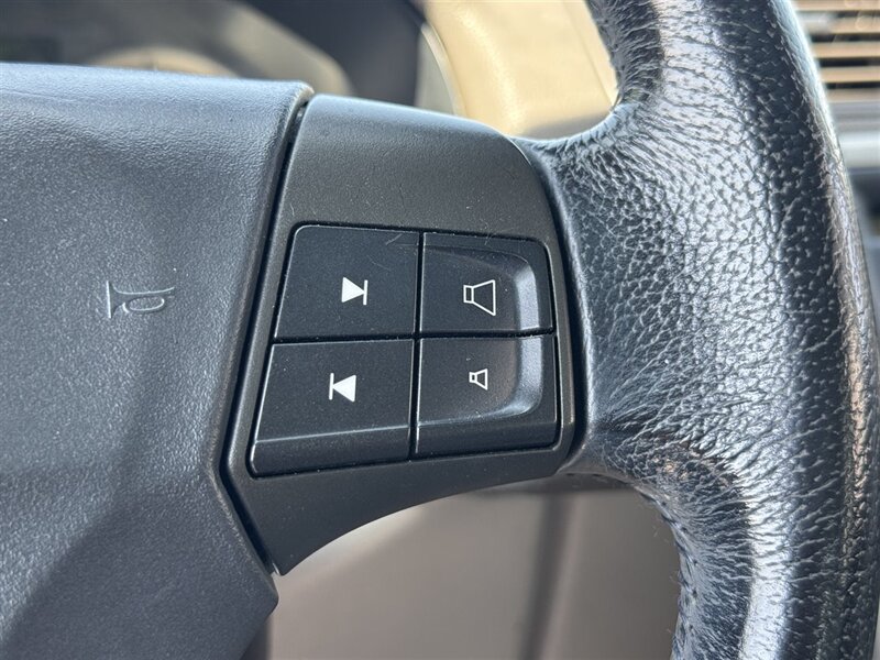 2007 Volvo S40 2.4i - Photo 13 - Grand Island, NE 68801