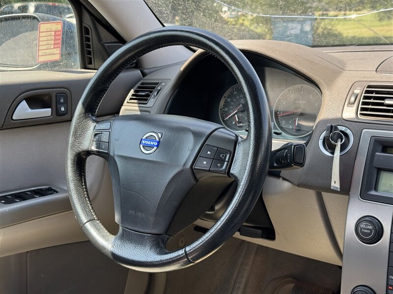 2007 Volvo S40 2.4i - Photo 3 - Grand Island, NE 68801