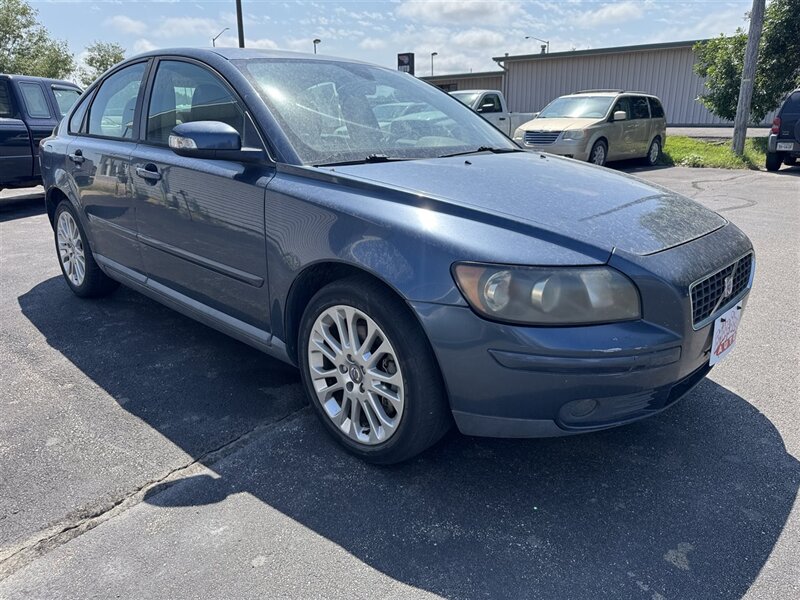 2007 Volvo S40 2.4i - Photo 2 - Grand Island, NE 68801