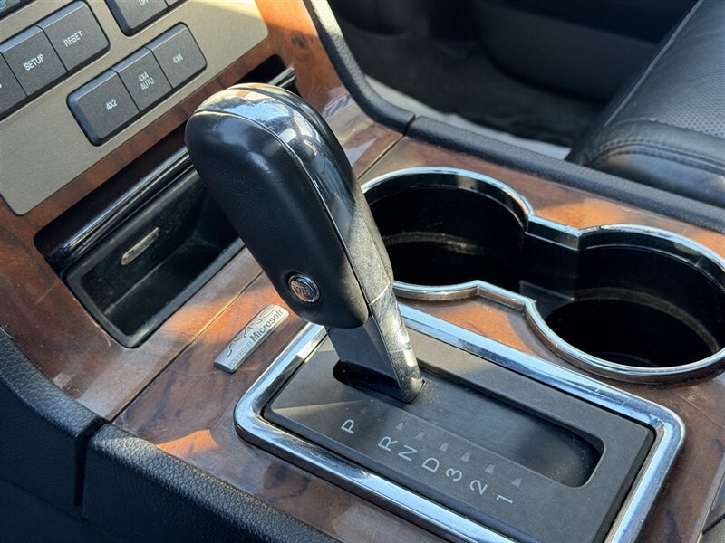 2012 Lincoln Navigator L - Photo 18 - Lexington, NE 68850
