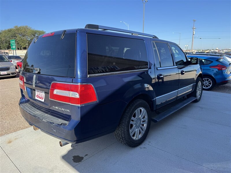 2012 Lincoln Navigator L - Photo 7 - Lexington, NE 68850
