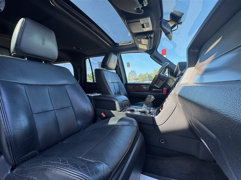 2012 Lincoln Navigator L - Photo 10 - Lexington, NE 68850