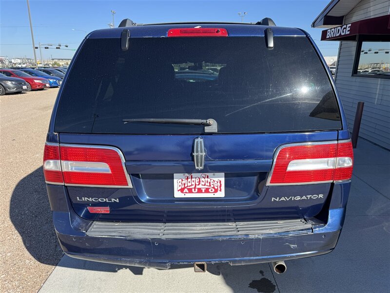 2012 Lincoln Navigator L - Photo 8 - Lexington, NE 68850