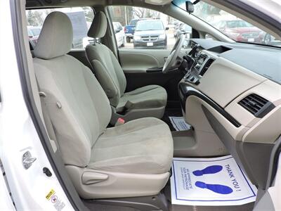 2011 Toyota Sienna Base 7-Passenger   - Photo 10 - Lexington, NE 68850