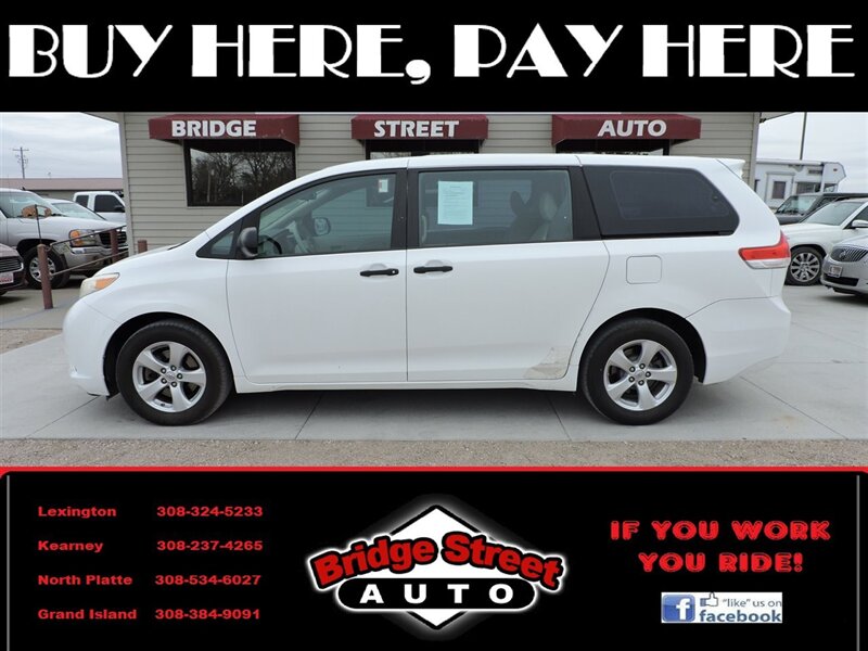 2011 Toyota Sienna Base 7-Passenger   - Photo 1 - Lexington, NE 68850