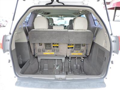 2011 Toyota Sienna Base 7-Passenger   - Photo 11 - Lexington, NE 68850