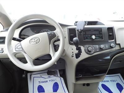 2011 Toyota Sienna Base 7-Passenger   - Photo 15 - Lexington, NE 68850