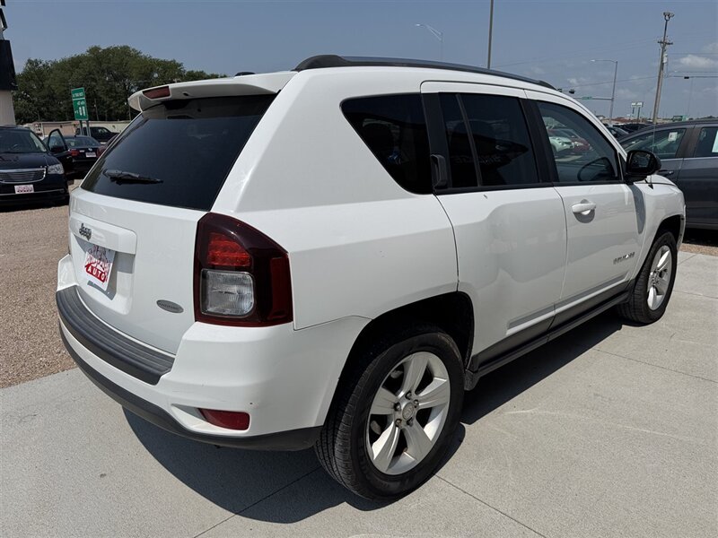 2012 Jeep Compass Latitude - Photo 6 - Lexington, NE 68850