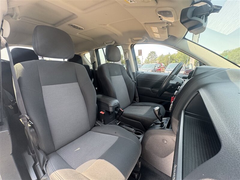 2012 Jeep Compass Latitude - Photo 10 - Lexington, NE 68850