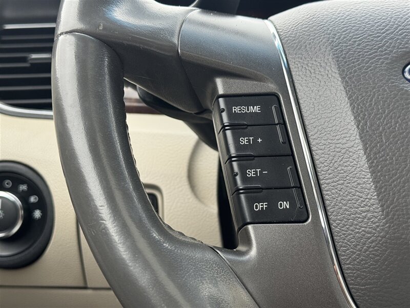 2011 Ford Taurus SEL - Photo 11 - Kearney, NE 68847