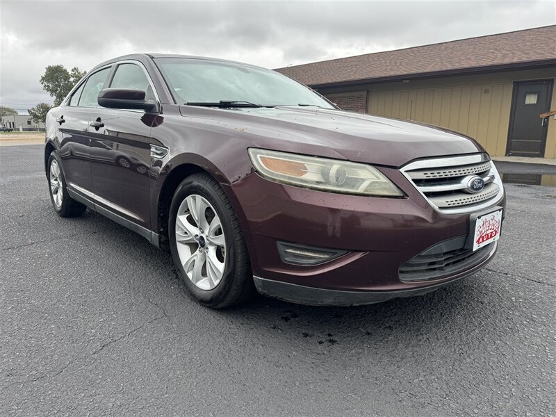 2011 Ford Taurus SEL - Photo 2 - Kearney, NE 68847