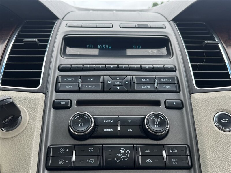 2011 Ford Taurus SEL - Photo 17 - Kearney, NE 68847