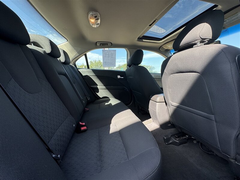 2010 Ford Fusion SE - Photo 9 - Lexington, NE 68850