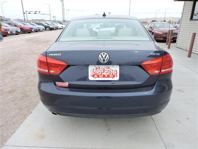 2013 Volkswagen Passat TDI SE   - Photo 6 - Lexington, NE 68850