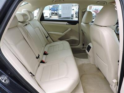 2013 Volkswagen Passat TDI SE   - Photo 11 - Lexington, NE 68850