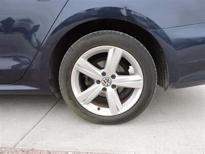2013 Volkswagen Passat TDI SE   - Photo 8 - Lexington, NE 68850