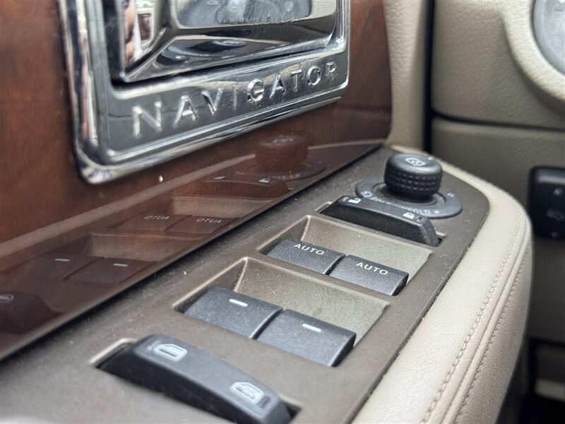 2013 Lincoln Navigator L - Photo 14 - Lexington, NE 68850