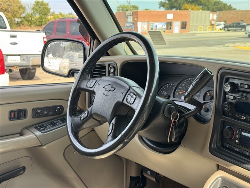 2005 Chevrolet Suburban 1500 LS - Photo 3 - North Platte, NE 69101