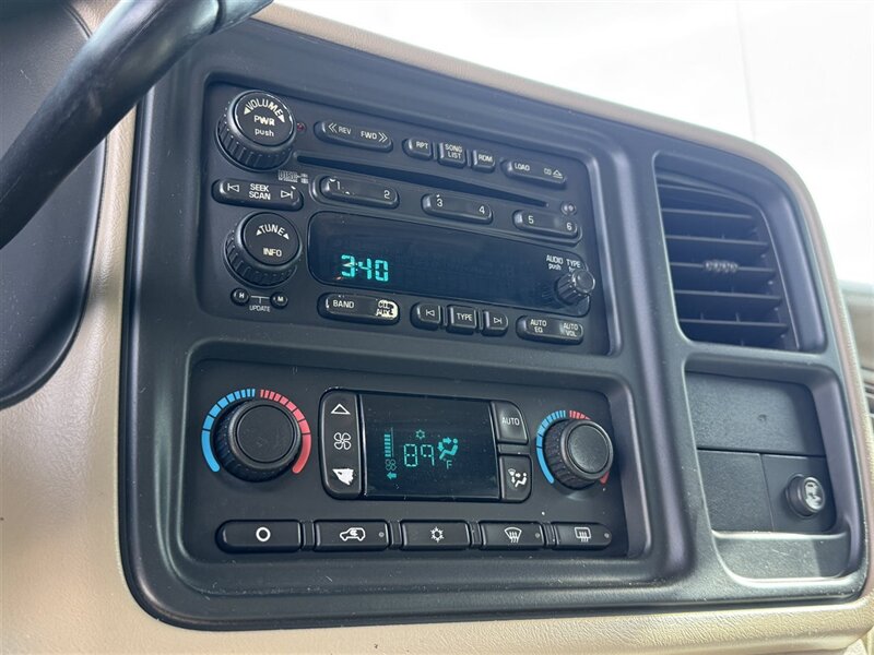 2005 Chevrolet Suburban 1500 LS - Photo 14 - North Platte, NE 69101